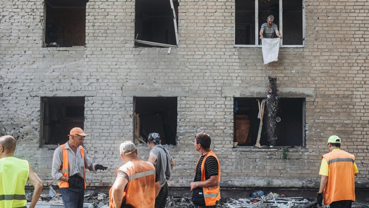 Ukrayna'nın doğusundaki Bahmut kenti Rus güçlerince vuruldu