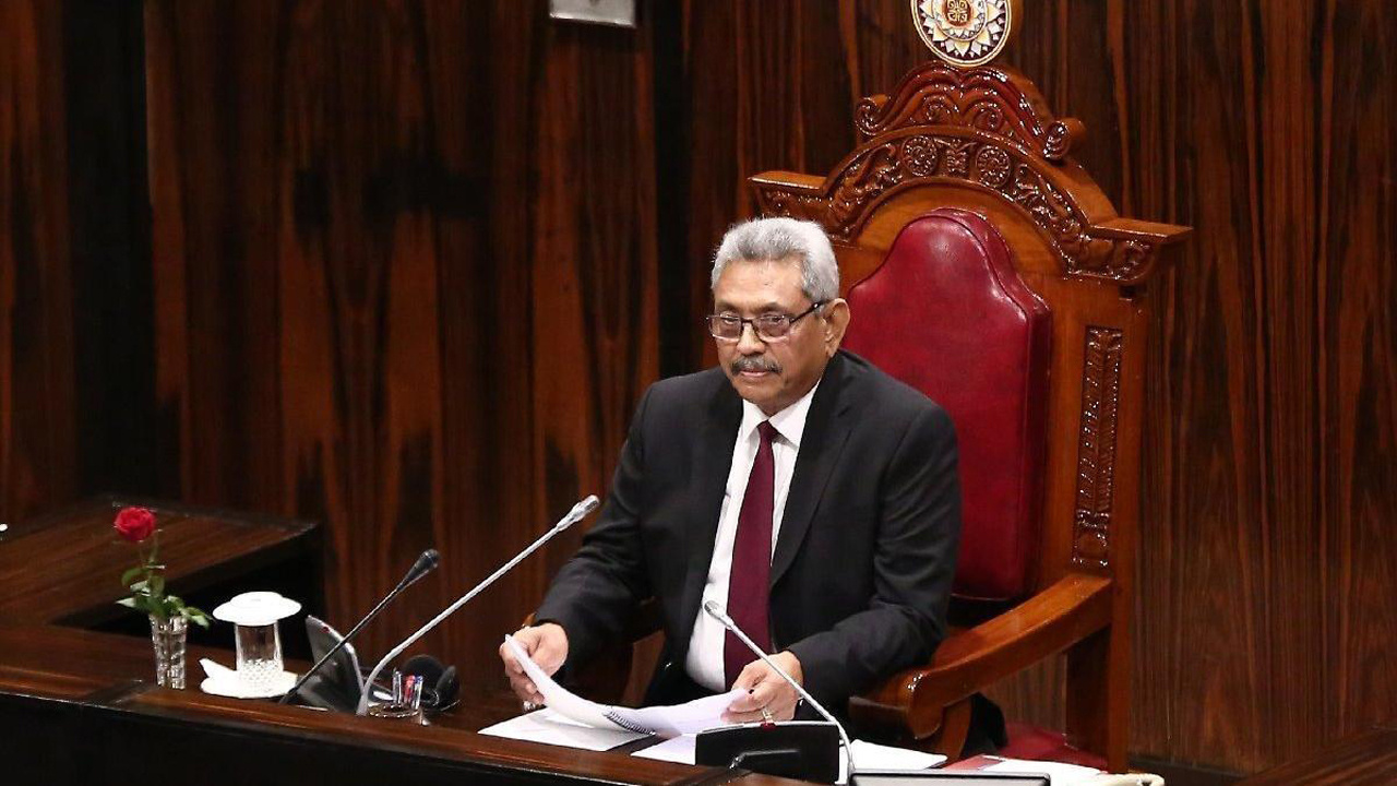 Ülkeyi terk eden devlet başkanı Rajapaksa'nın Sri Lanka'ya dönmesi bekleniyor