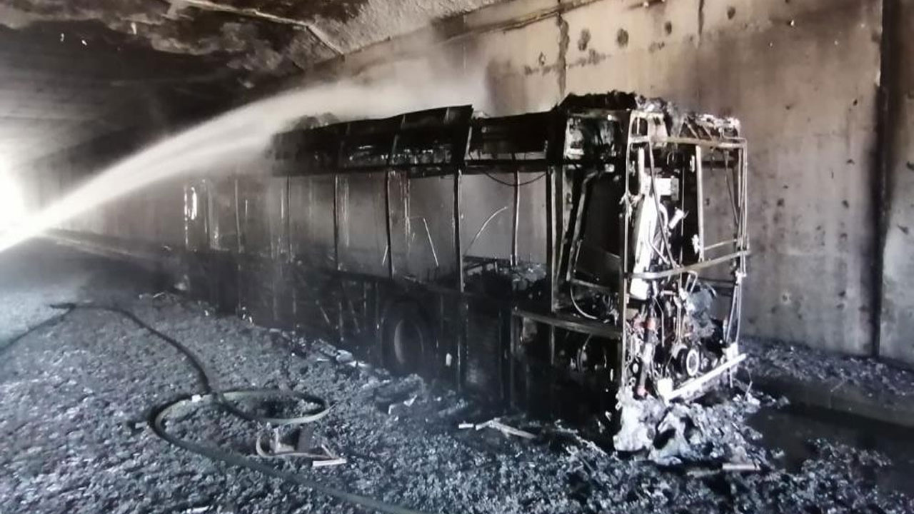 Faciadan dönüldü! Tamirden çıkan İETT otobüsü tünelde alev alev yandı