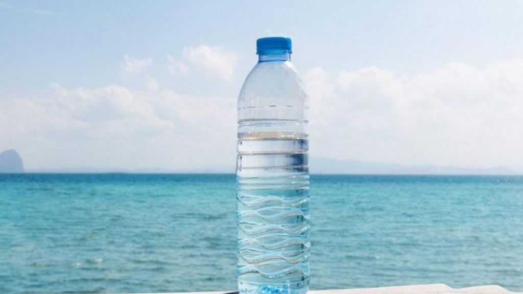 Aşırı sıcak havada su ihtiyacı arttı doktor uyardı pet şişedeki suyu sakın içmeyin!