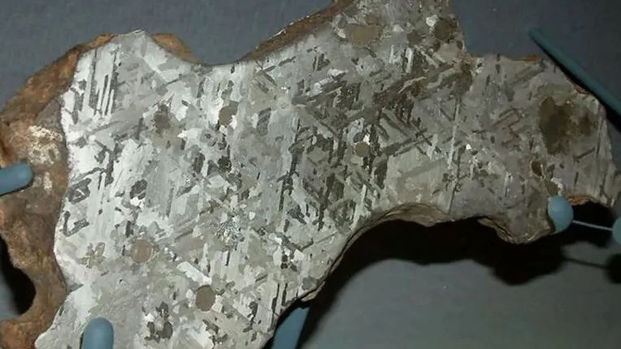Böylesi daha önce hiç görülmedi! 50.000 yılık meteoritten çıkan inanılmaz keşif