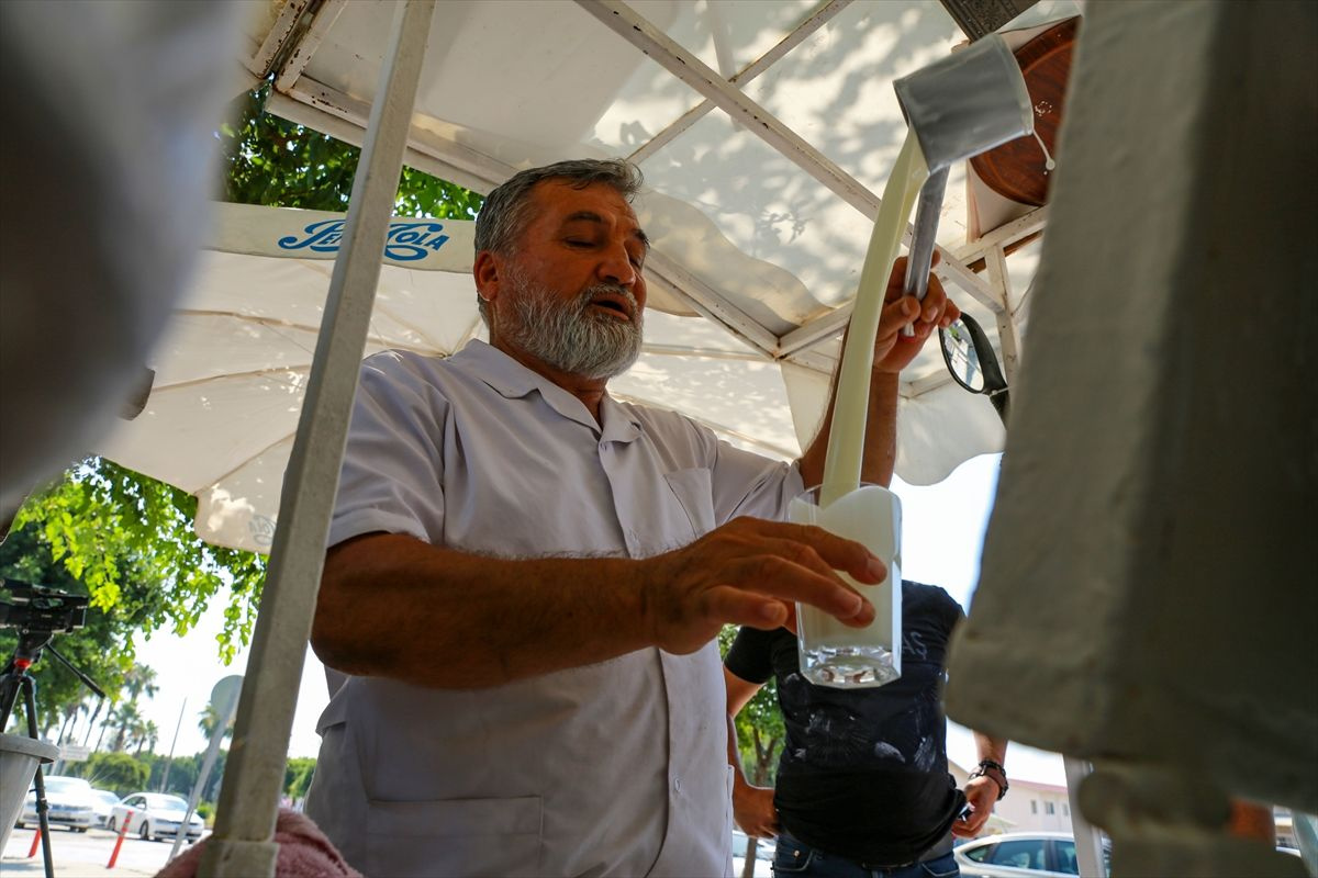 Adana'da içiliyor tadına bakan müşteriler memleketlerine dönerken litrelerce götürüyor