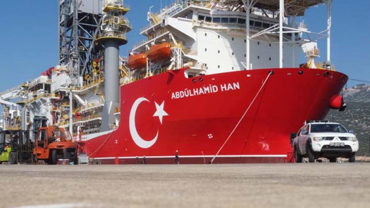 Abdülhamid Han denize açıldı, Yunan ordusu teyakkuza geçti! Türkiye'ye yaptırım tehdidi