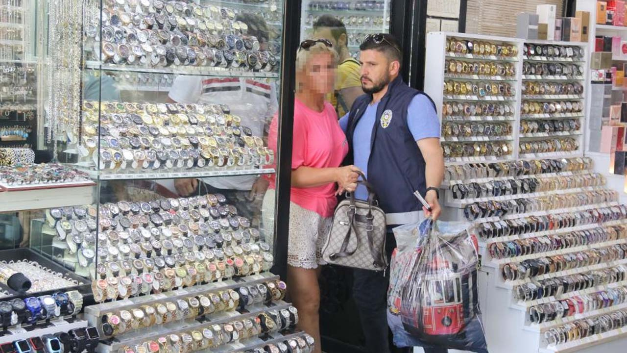 Kuyumcu tokatlayan Macar çifte başka dükkanda şok! Para teklifi kurtarmadı