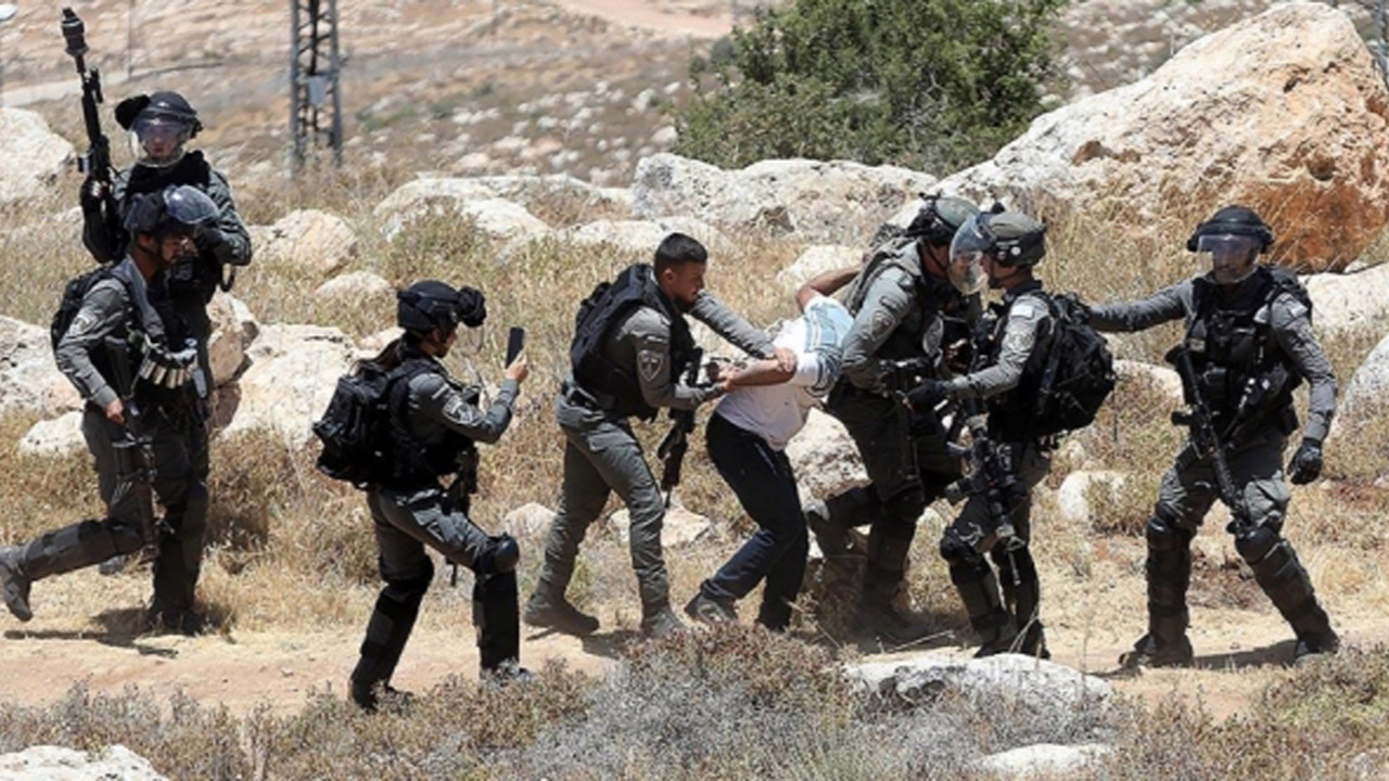 12 Filistinli işgalci İsrail ordusu tarafından gözaltına alındı