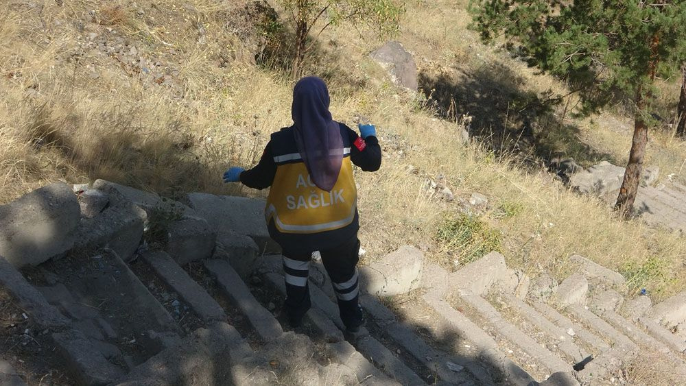 Kayseri'de dağlık alanda yürüyüş yapan çocuklar buldu! Dehşete düştüler