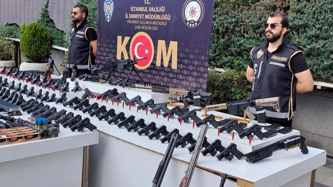 İstanbul'da suç örgütlerine silah temini! 3 kişi yakalandı: Üzerinden meclis kartı çıktı