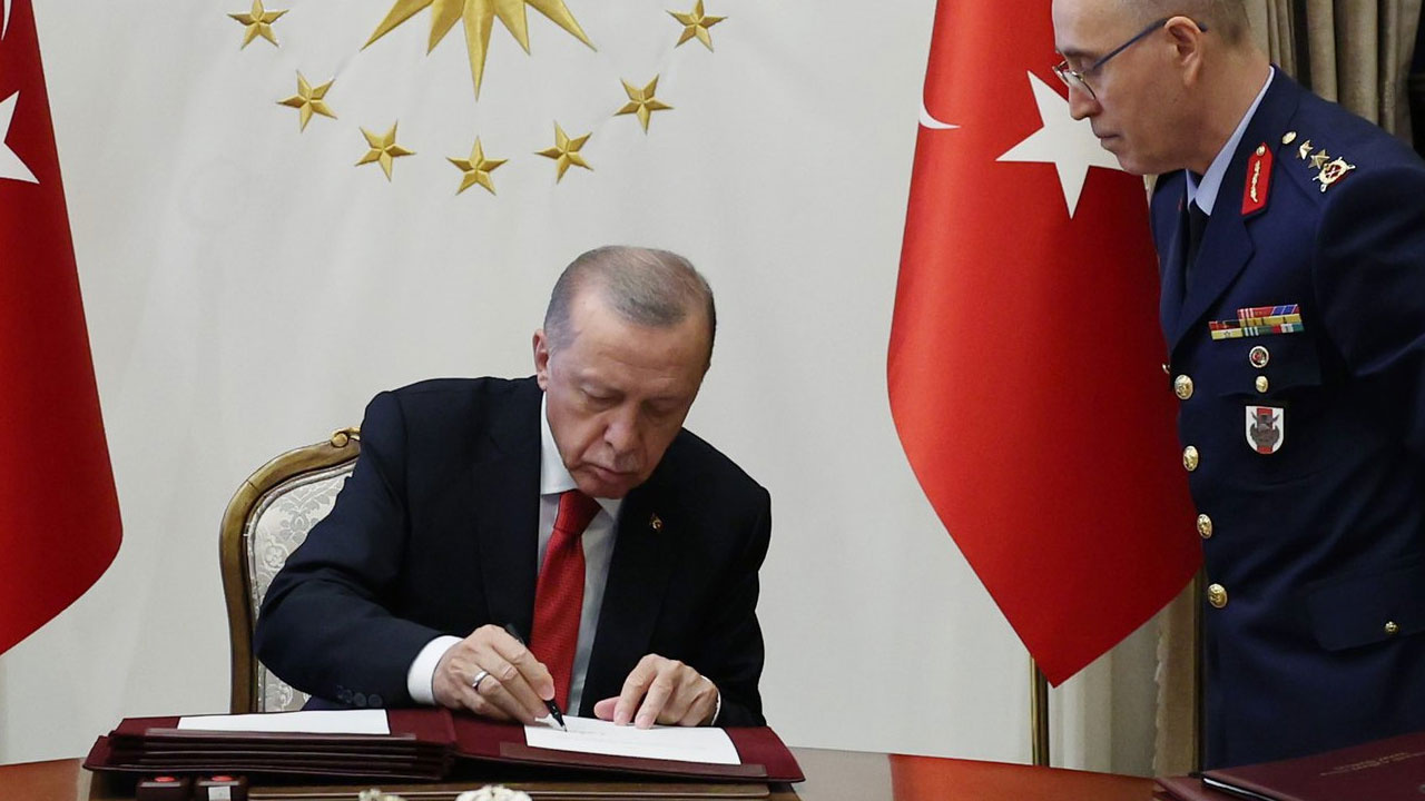 Cumhurbaşkanı Erdoğan'dan YAŞ kararları sonrası teşekkür mesajı