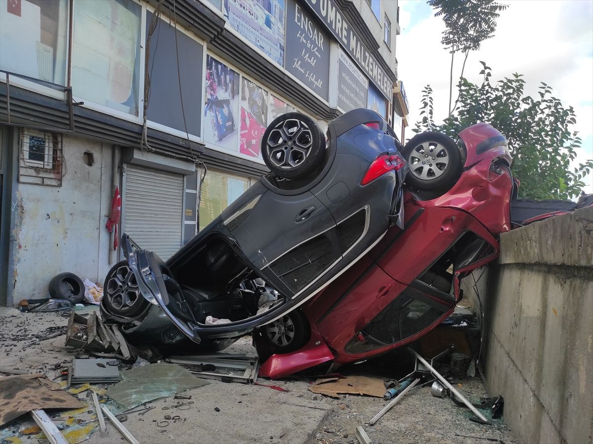 Ataşehir'de akıllara durgunluk veren kaza! Viteste unuttuğu aracıyla ikinci kattan düştü