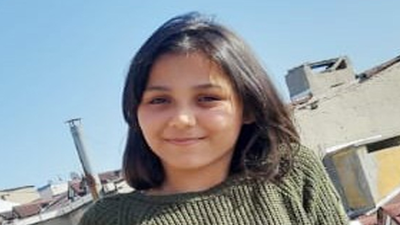 16 yaşındaki Beyza 'saplantı' kurbanı! Banyoda ensesinden vurdu, intihar girişiminde bulundu