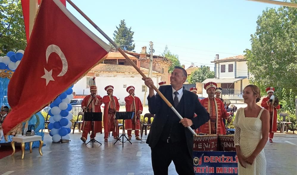 İsviçreli Mikail Denizli'de mehterli sünnet düğünü yaptı Türk hayranlığı dikkat çekti
