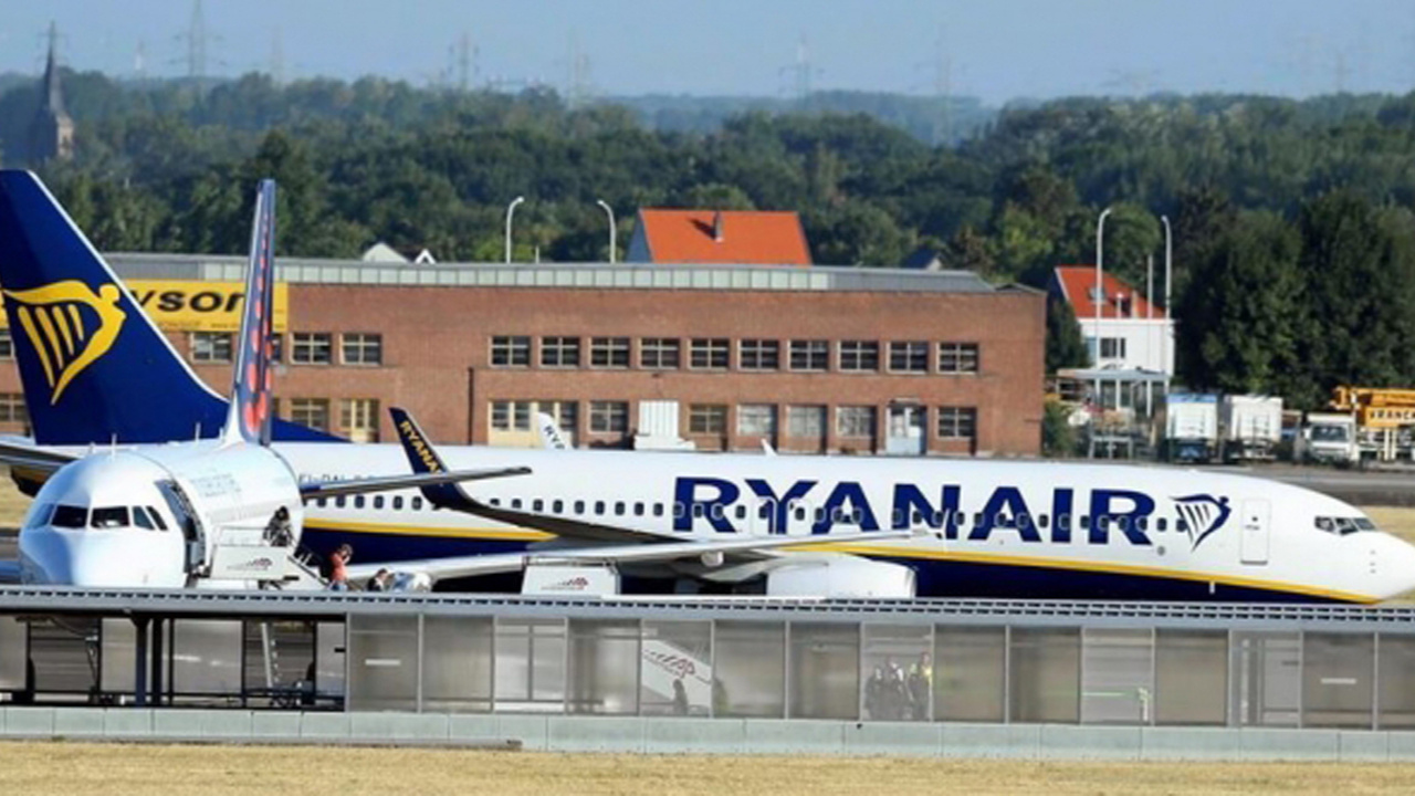 İrlandalı havayolu şirketi Ryanair çalışanları İspanya'da greve gitti
