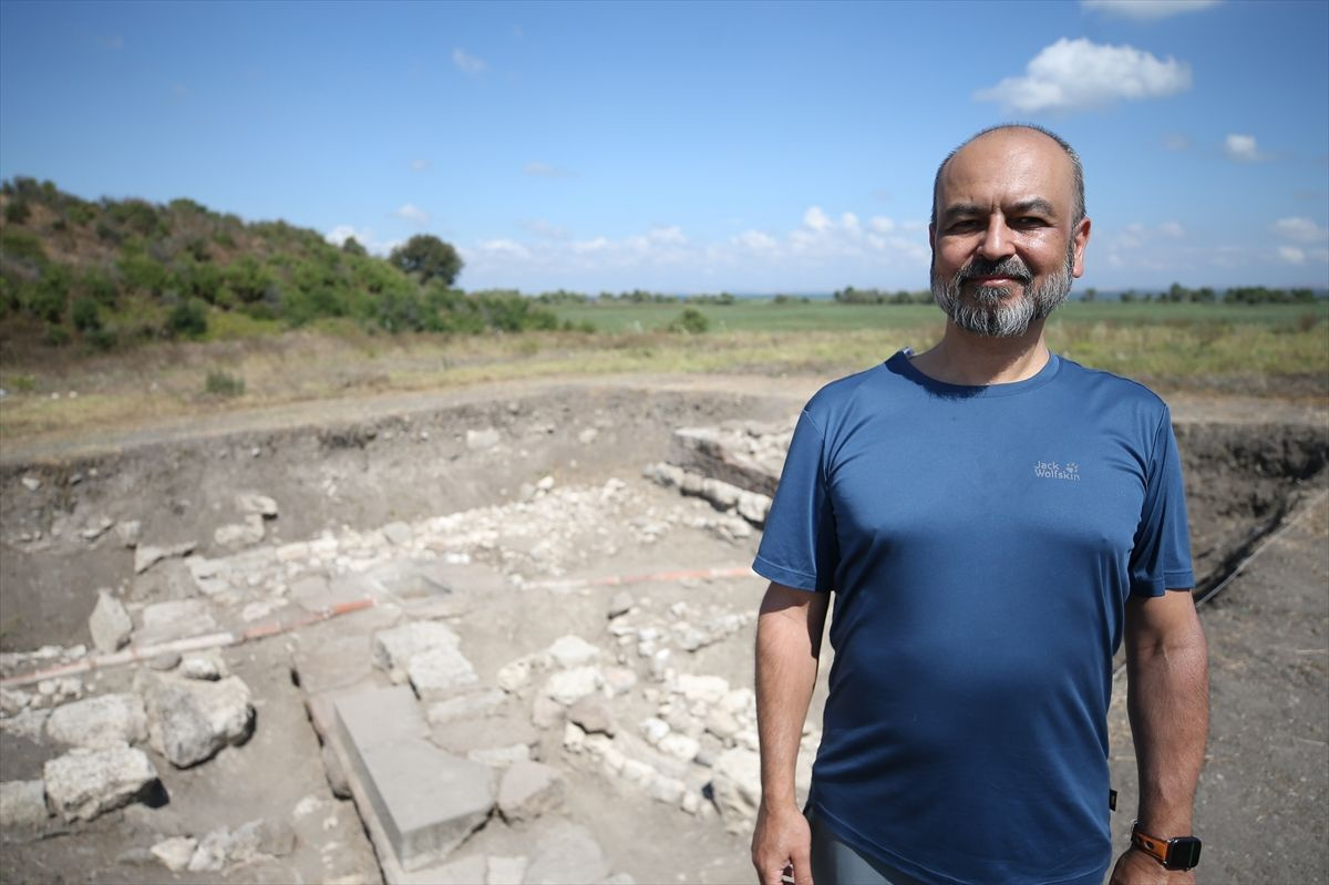 Bandırma'da 2 bin 500 yıllık su şebekesi bulundu borularda özel sistem tespit edildi