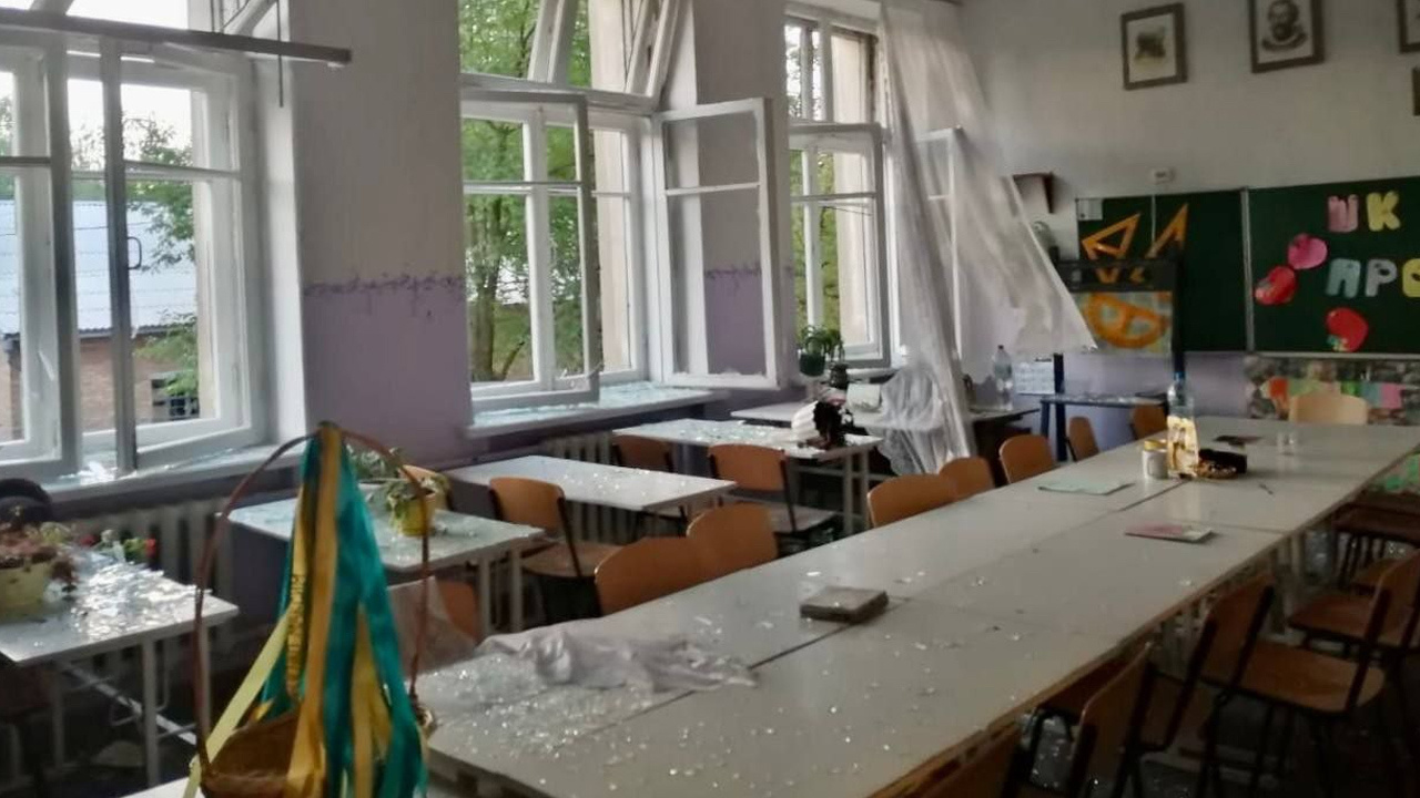 Rusya Ukrayna'nın Dnipropetrovsk bölgesini vurdu okul dahil pek çok bina yıkıldı! 23 ölü var