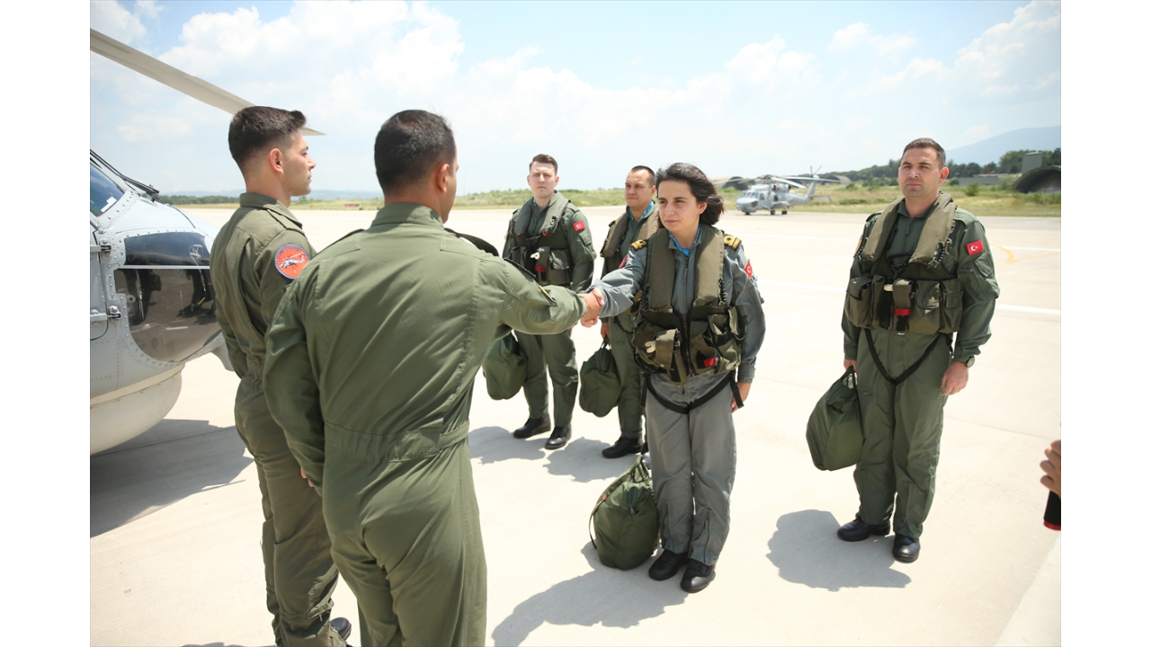 Annesinin hayalini gerçekleştirdi gurur kaynağı oldu: Hatice Yüzbaşı Deniz Hava Komutanlığının tek kadın pilotu