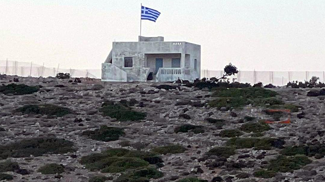 Yunanistan'dan büyük tahrik! Bayrak dikmeye başladılar Dışişleri'ne 'nota' çağrısı
