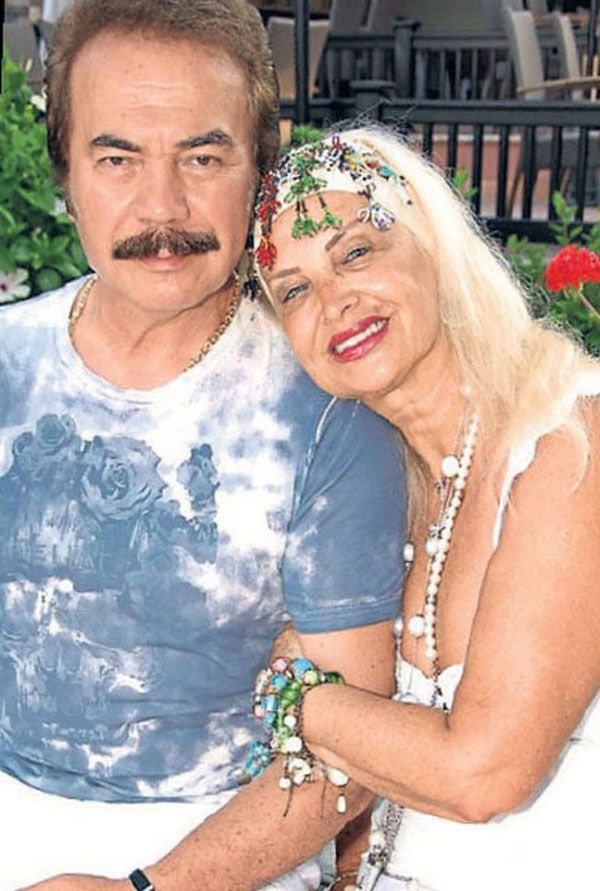 Türkiye'nin güzeliydi! Orhan Gencebay'ın 48 yıllık eşi Sevim Emre gençlik fotoğrafıyla olay yarattı