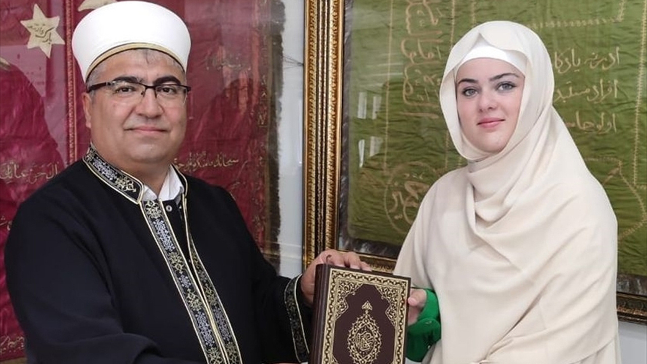 Belçikalı genç kız, Afyonkarahisar'da Müslüman oldu