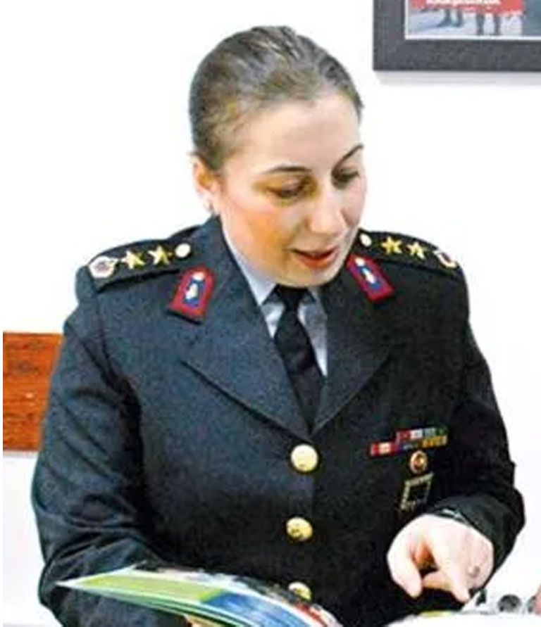 Türkiye'nin ilk kadın generali Özlem Yılmaz kimdir? Kadına şiddetin tuğgeneralinin eşi ve çocukları...