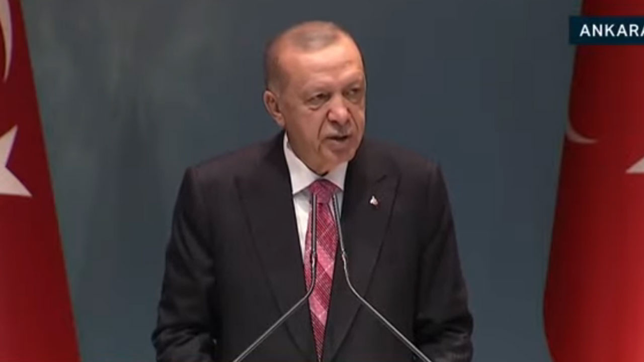 Cumhurbaşkanı Erdoğan'dan önemli açıklamalar Çorum'da açılan pankartı gündeme getirdi