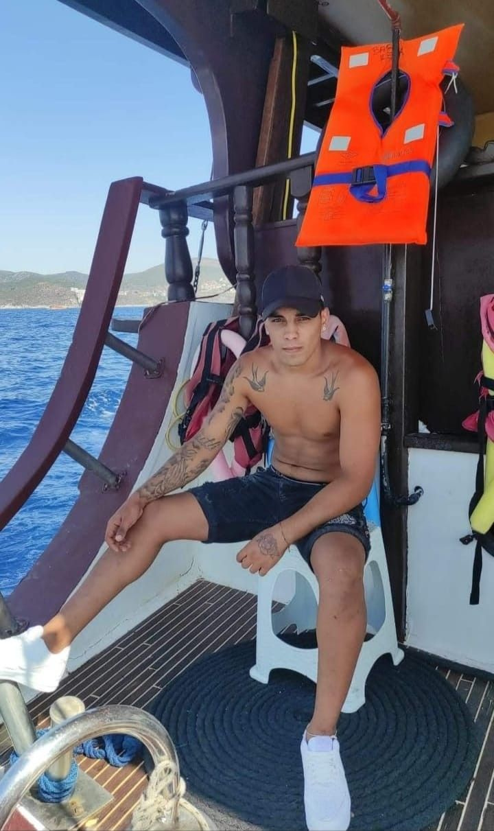 Teknenin pervanesi 18 yaşındaki gencin ayağını kopardı
