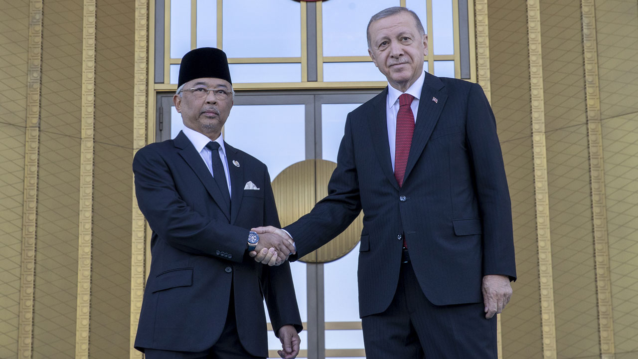 Malezya Kralı Ankara’da! Erdoğan resmi törenle karşıladı: 30 yıl sonra ilk üst düzey ziyaret!