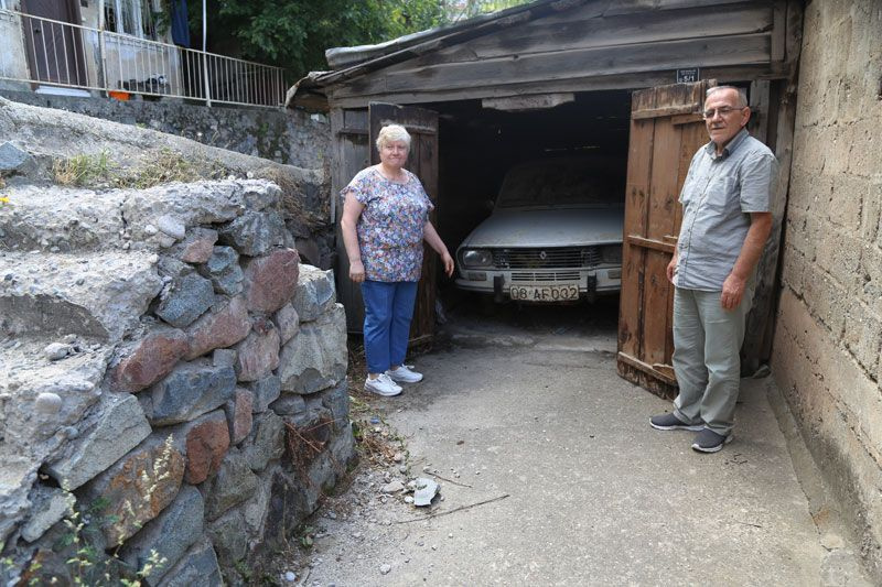 Otomobili 36 yıl garajda sakladı 1976 model aracın hikayesi duyanları şaşırttı