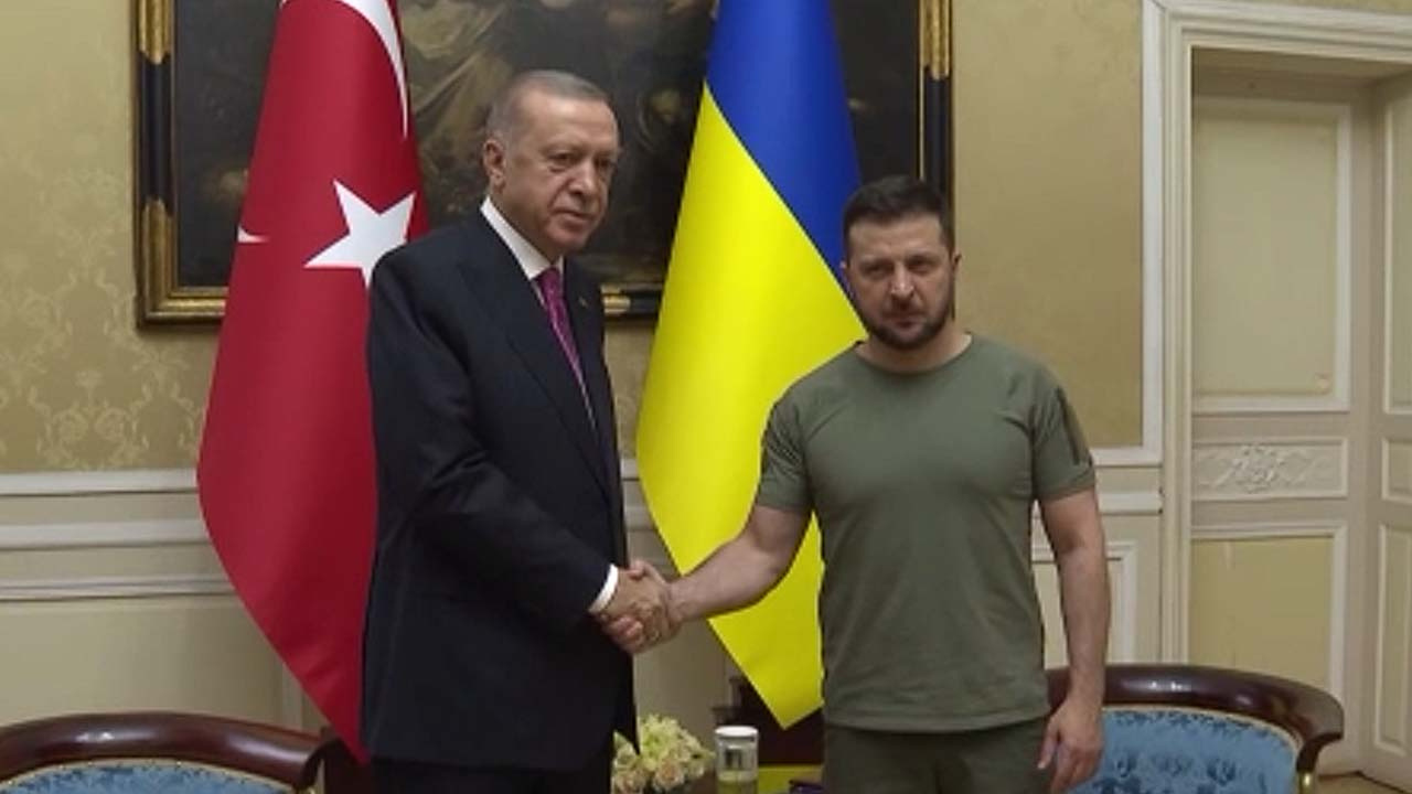 Recep Tayyip Erdoğan ile Zelenskiy bir araya geldi