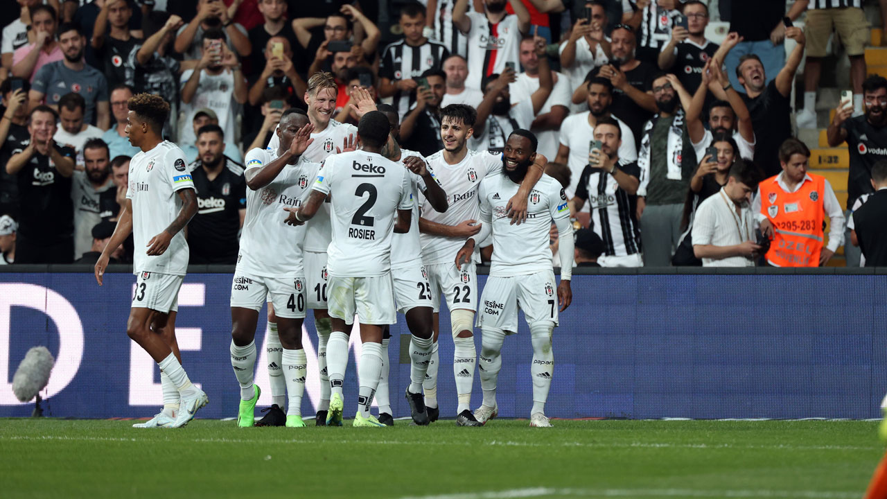 Beşiktaş Fatih Karagümrük engeleni rahat geçti, farklı kazandı!