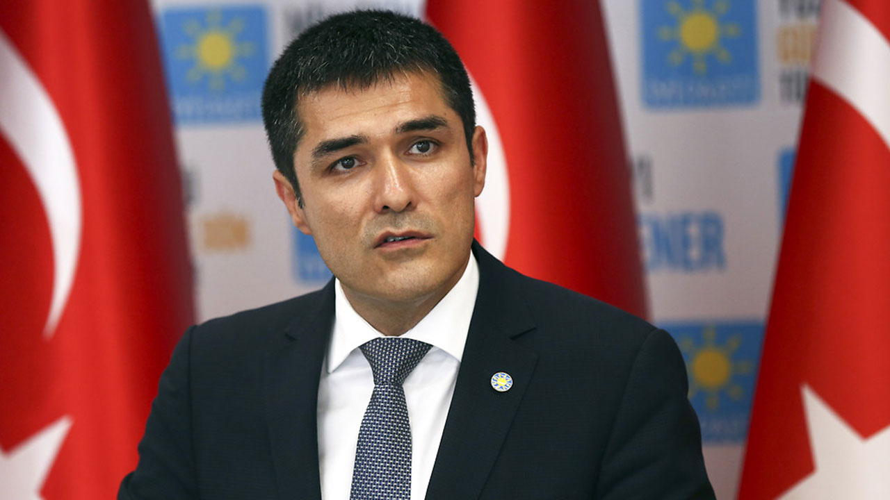 Buğra Kavuncu, İYİ Parti'deki görevinden istifa etti