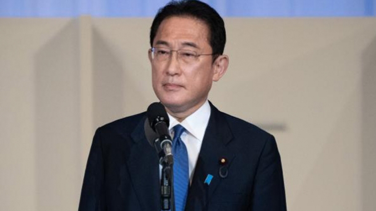 Japonya Başbakanı Kişida eşi ile birlikte koronavirüse yakalandı