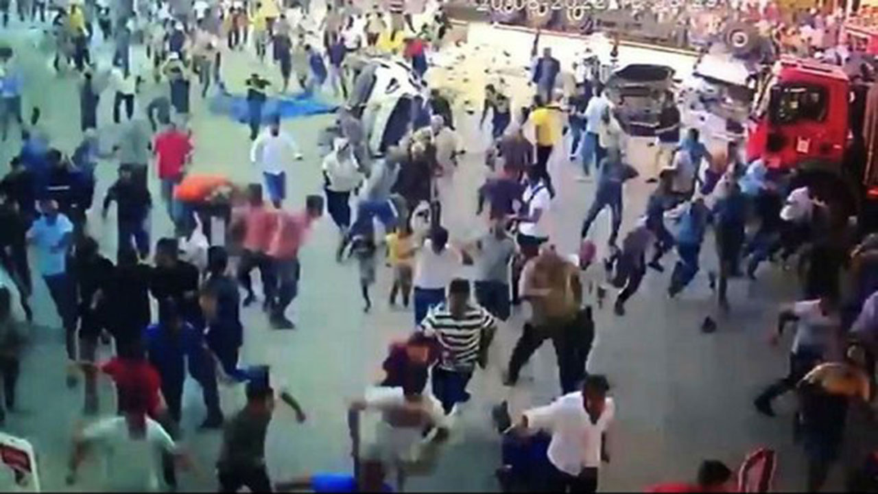 Zincirleme felaketler! Gaziantep ve Mardin'de birbirinin kopyası iki kazada 35 kişi öldü 57 kişi yaralı