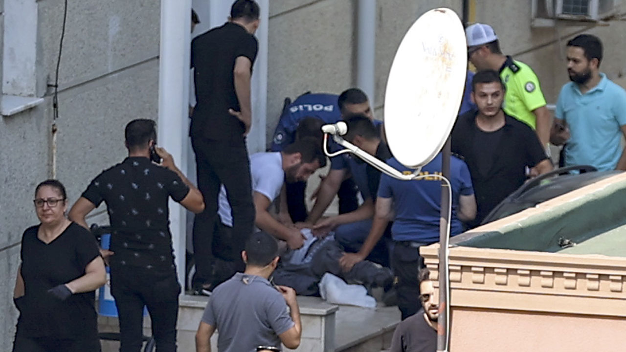 Silivri'de polise saldıran zanlının vurulma anı kamerada