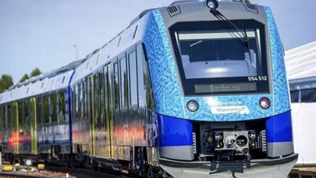 Dünyanın hidrojenle çalışan ilk yolcu trenleri sefere çıkıyor