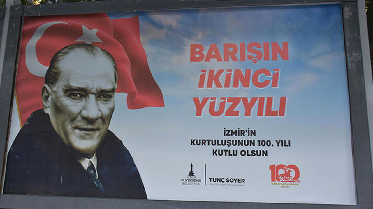 Devlet Bahçeli'den İzmir Büyükşehir'in olay afişlerine tepki: İzmir yüz yıl sonra perişan vaziyettedir