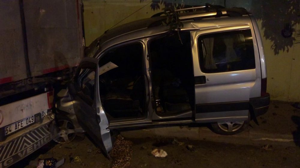 Yolda bırakılan asfalt parçaları felakete yol açtı! Yayaları da altına alıp sürükledi ağır yaralılar var