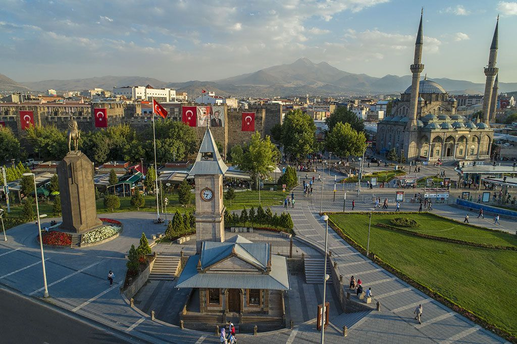 Herkes memleketinde yaşasa Türkiye'nin en kalabalık ili hangisi olurdu? TÜİK açıkladı Şanlıurfa, Konya, İstanbul...