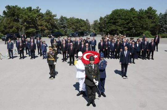 Erdoğan'dan 30 Ağustos Zafer Bayramı'nda bir ilk! Anıtkabir'den sonra bakın nereyi ziyaret etti