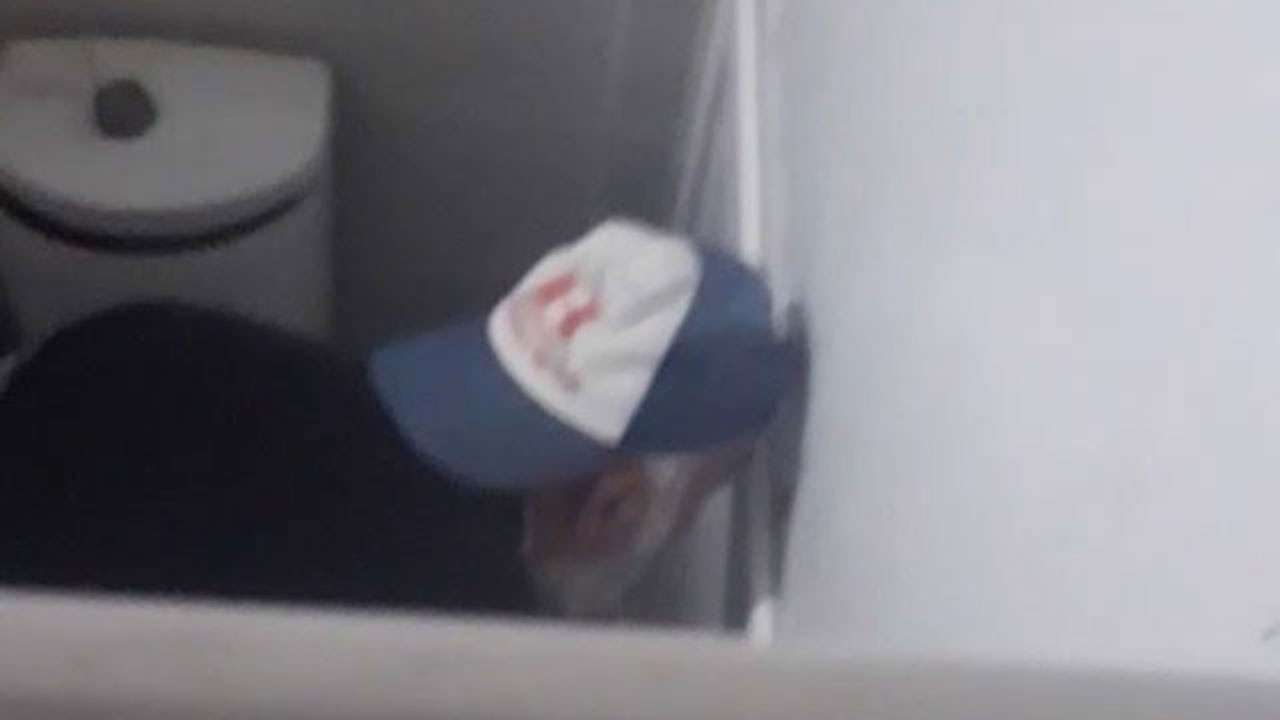 Bolu'da mide bulandıran olay! 70 yaşındaki adam tuvaletin deliğinden çocukları izlerken böyle yakalandı
