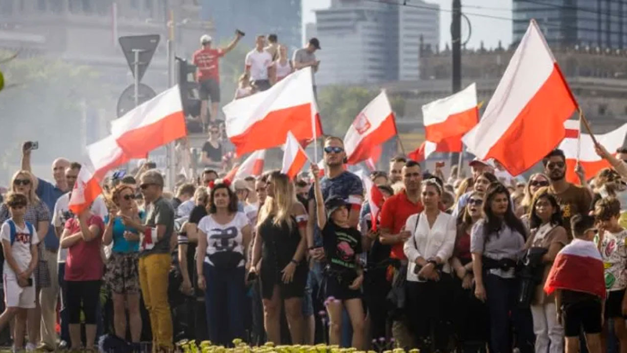 Polonya Almanya'nın milli gelirinin üçte birini istedi