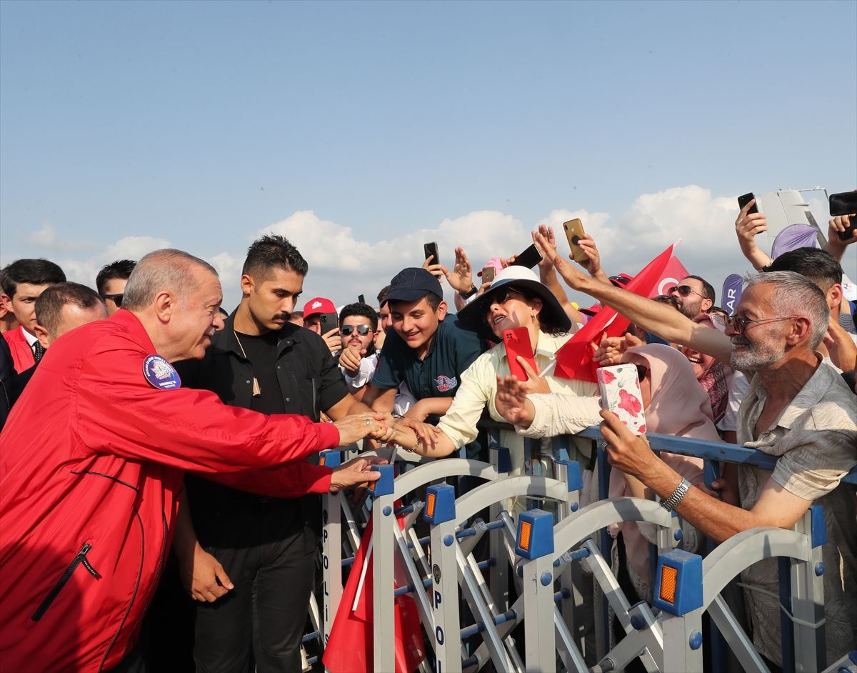 Erdoğan, TEKNOFEST KARADENİZ 2022'ye katıldı! Kızılelma ve Hürkuş uçaklarını imzaladı