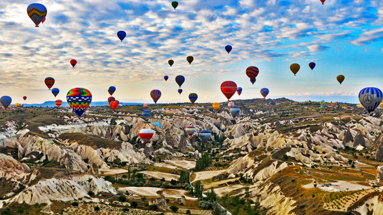 Kapadokya'da yeni rekor: 8 ayda 2,5 milyondan fazla turist ziyaret etti