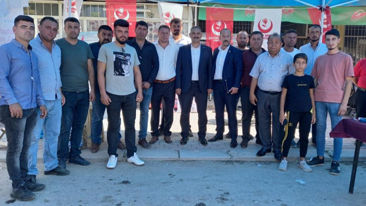 Gelecek Partisi'nden topluca istifa edip Büyük Birlik Partisi'ne katıldılar