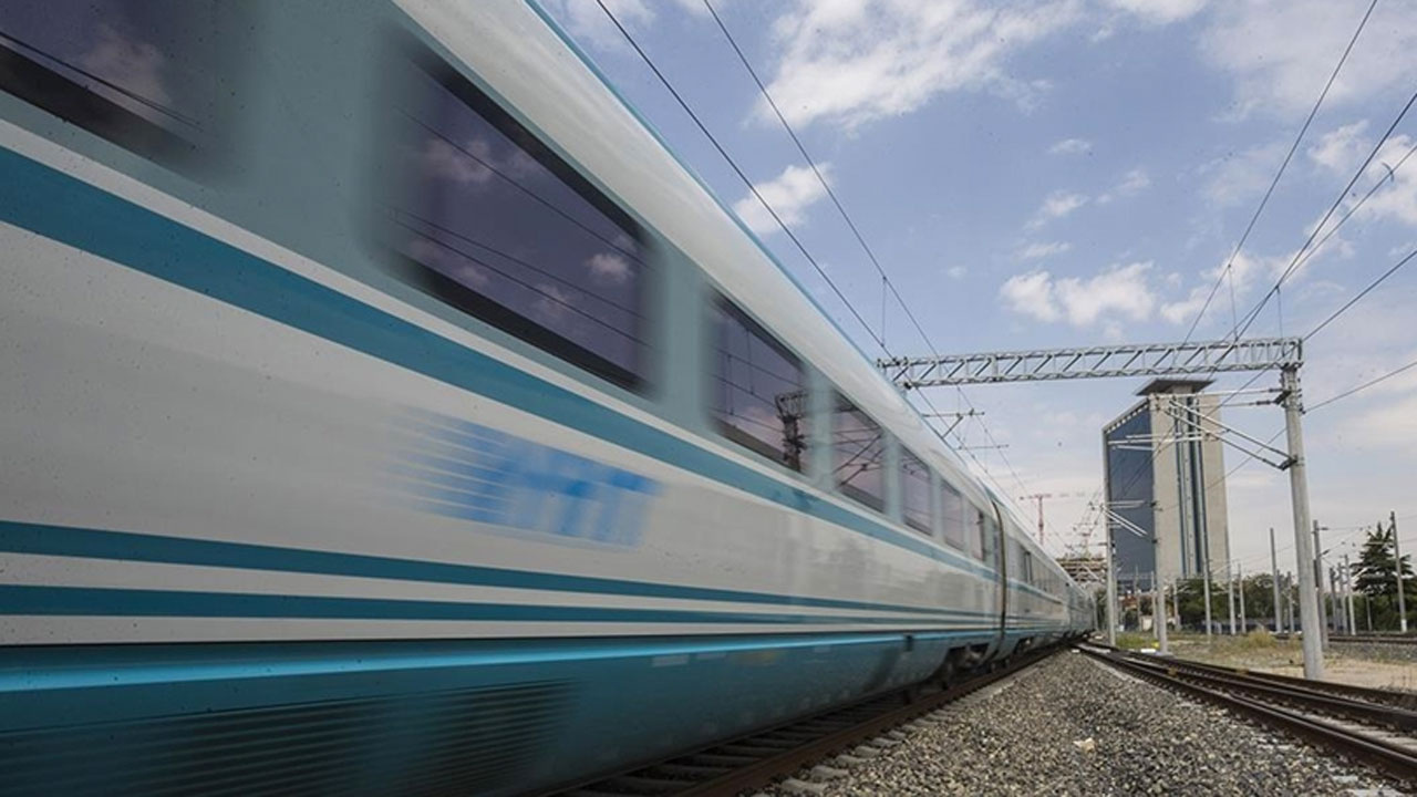 Bakan Karaismailoğlu'ndan hızlı tren açıklaması: 10 Eylül’den itibaren başlıyor