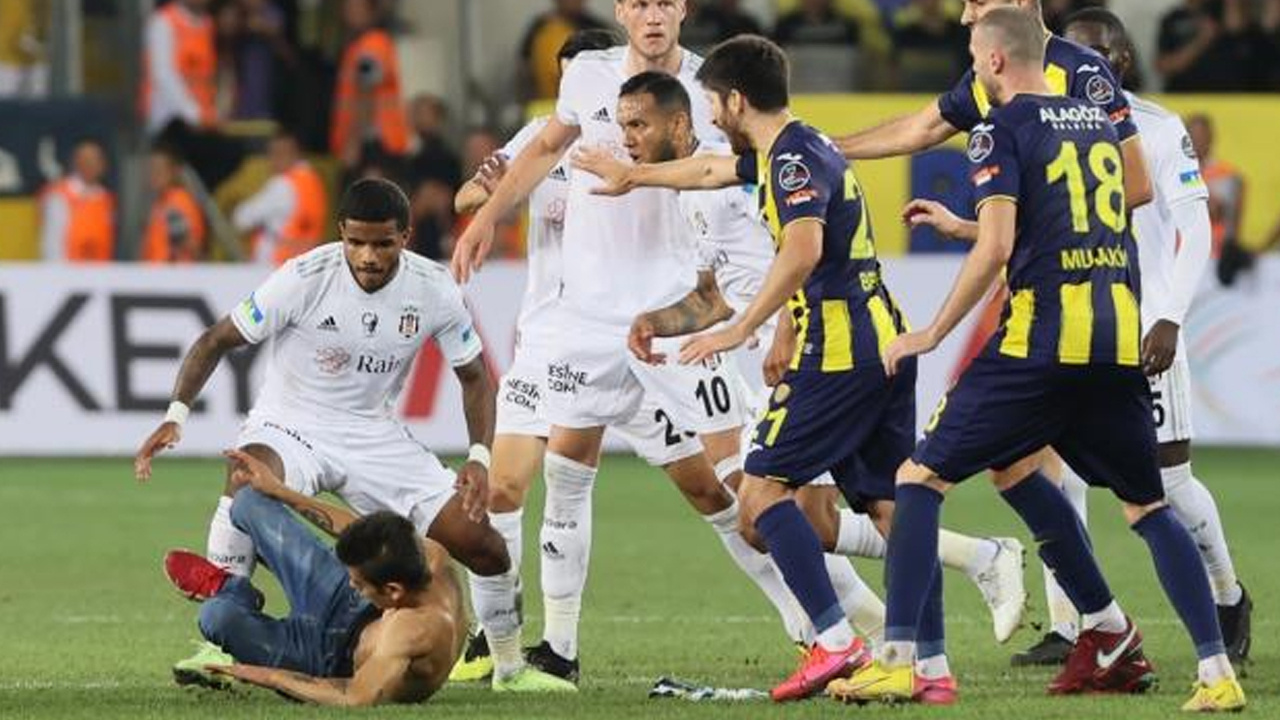 Futbolculara saldıran kişi hakkında karar! Beşiktaş: Olacaklar baştan belliydi