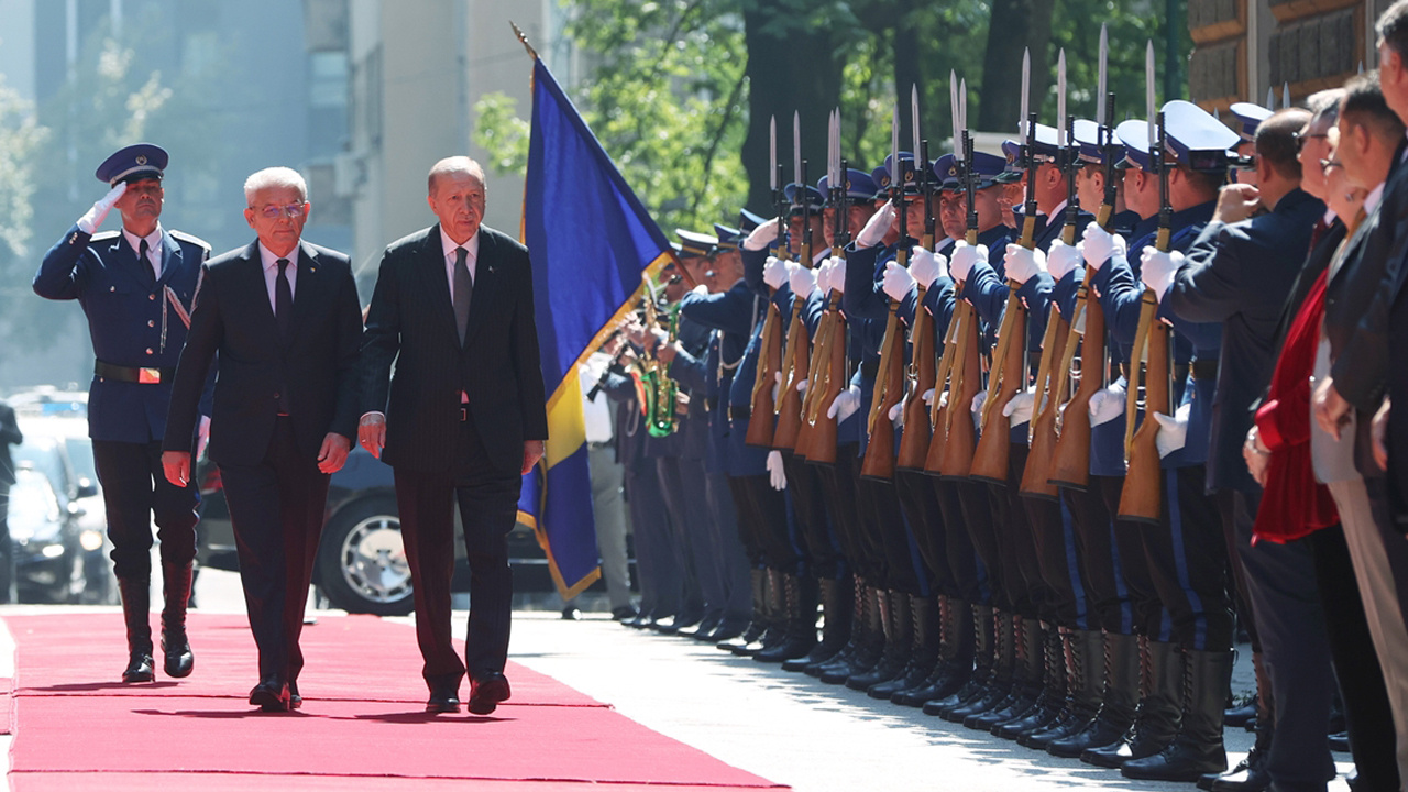 Cumhurbaşkanı Erdoğan resmi törenle karşılandı; Bosna'dan dikkat çeken fotoğraflar