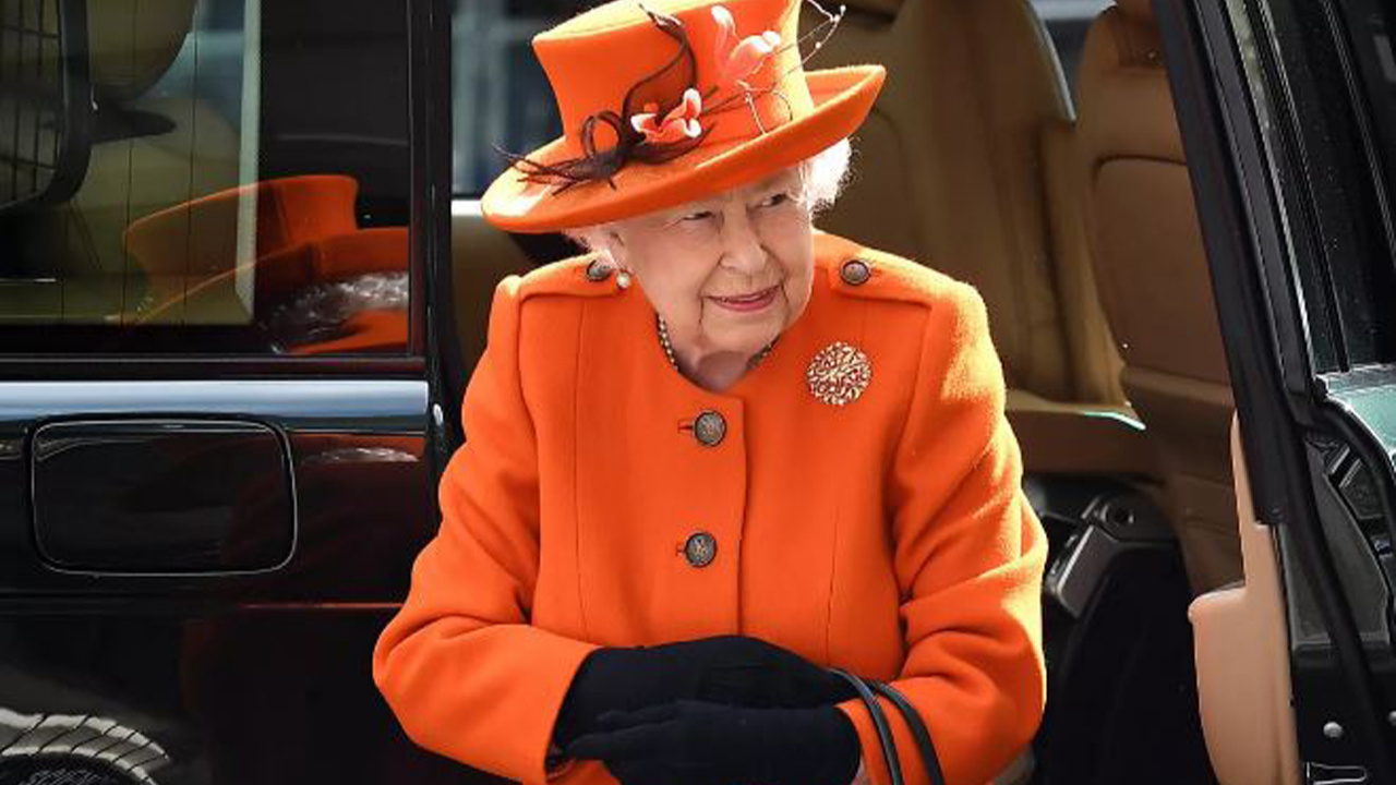 İngiltere Kraliçesi 70 yılda 150'den fazla başbakan eskitti
