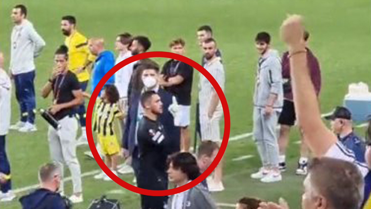 Dinamo Kiev kalecisi Bushchan'dan Fenerbahçe tribünlerine çirkin hareket