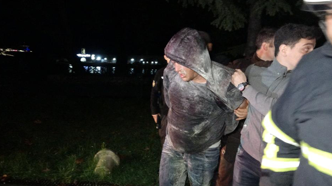 Zonguldak'ta hareketli gece: Adliye önünde kendini yakmaya kalktı!