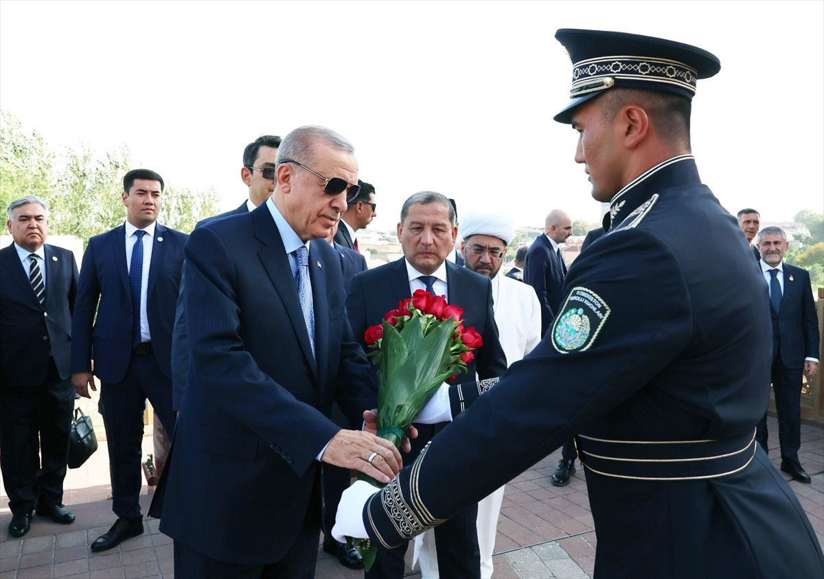 Cumhurbaşkanı Erdoğan, Hazreti Hızır Türbesi'ni ziyaret etti